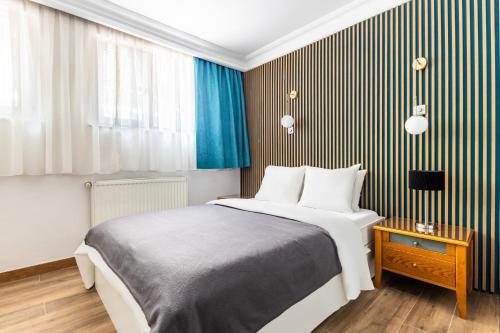 Unique Flat w Garden Fireplace 5 min to Istiklal