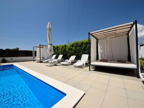 Holiday Home Queen Ahn with heated pool by Interhome