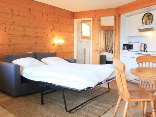 Apartment Le Bristol A46 by Interhome