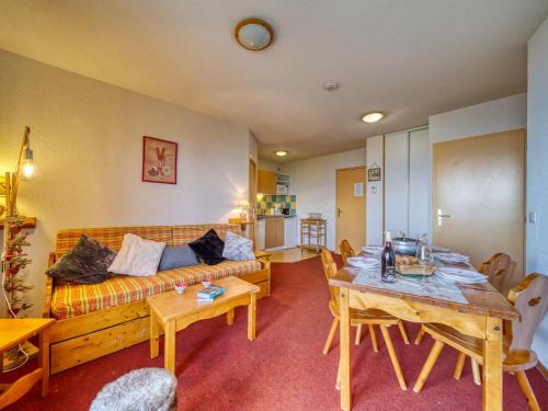 Apartment Bâtiment A-16 by Interhome