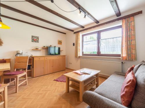 O zonă de relaxare la Apartment Am Hohen Bogen-40 by Interhome