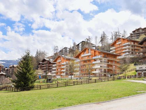 Apartment Domaine des Reines D3 by Interhome
