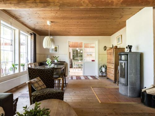 Kuchyň nebo kuchyňský kout v ubytování Holiday Home Vänneböke by Interhome