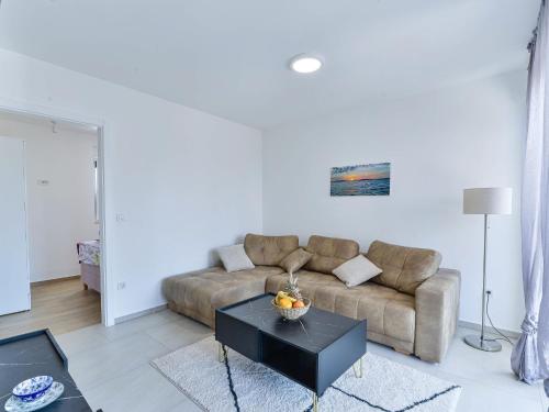 Holiday Home Sunrise by Interhome