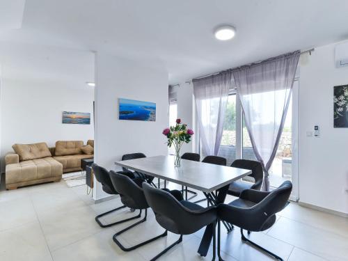 Holiday Home Sunrise by Interhome