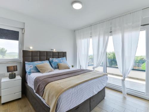 Holiday Home Sunrise by Interhome
