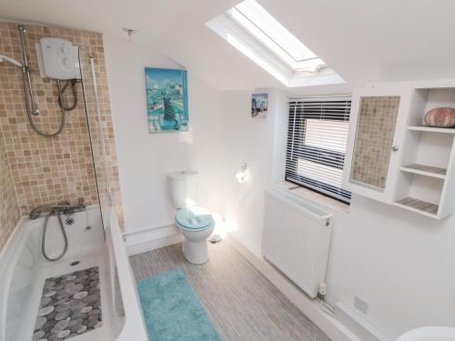 Koupelna v ubytování Harbour Cottage