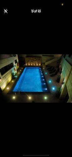 Piscina a The bridge Residence o a prop