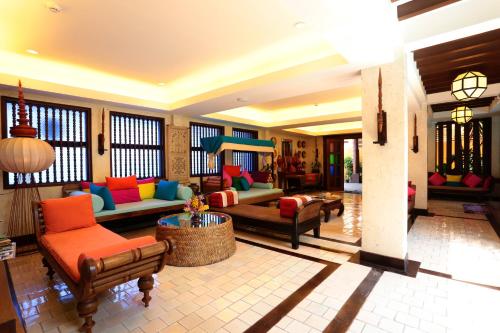 The lobby or reception area at Viang Thapae Resort- SHA Extra Plus