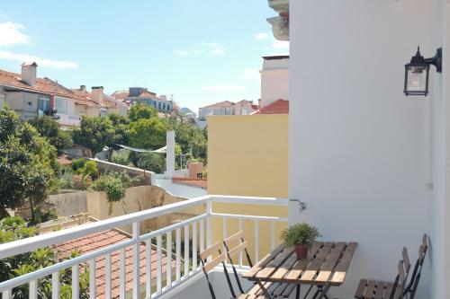 Downtown Terrace - 2 Bedroom Apt in Graça With Private & Sunny terrace!