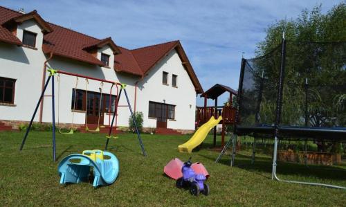 Zona de juegos infantil en Villa Filia
