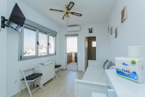 087 Sky Studio - Alicante Holiday