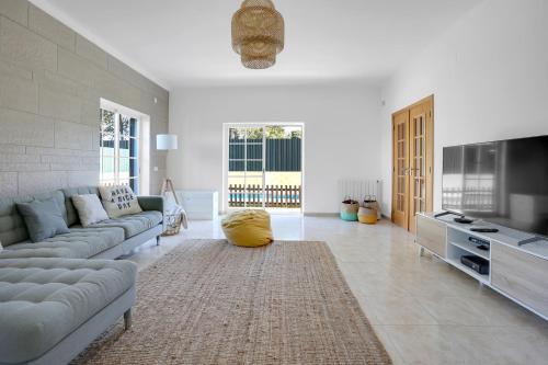 Sunny Villa in Lagoa de Albufeira - private pool by Lisbeyond