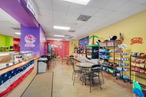 Boardwalk 209 photo 39