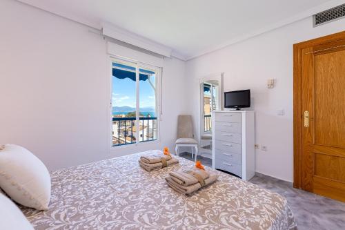 797 HOLIDAY RENTALS- Apartamento en Torremolinos para 7 con vistas al mar