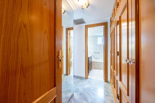 797 HOLIDAY RENTALS- Apartamento en Torremolinos para 7 con vistas al mar