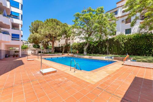 797 HOLIDAY RENTALS- Apartamento en Torremolinos para 7 con vistas al mar