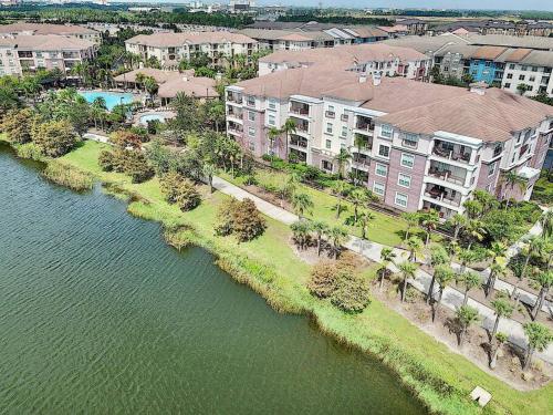 Luxury Lake View Condo-Vista Cay photo 46