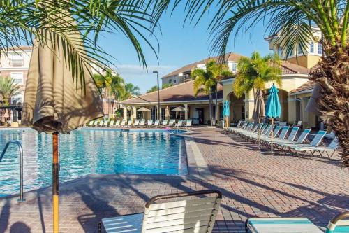 Luxury Lake View Condo-Vista Cay photo 29