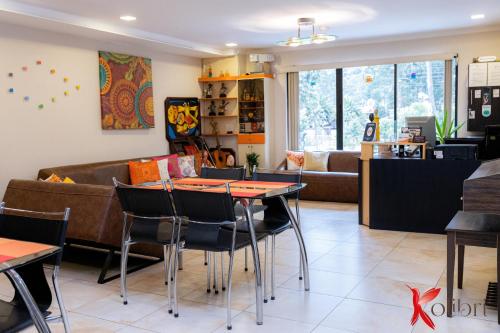 Χώρος καθιστικού στο Hostal Kolibri B&B