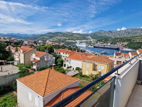 Apartments Mak & Lux - sea & sunset top view