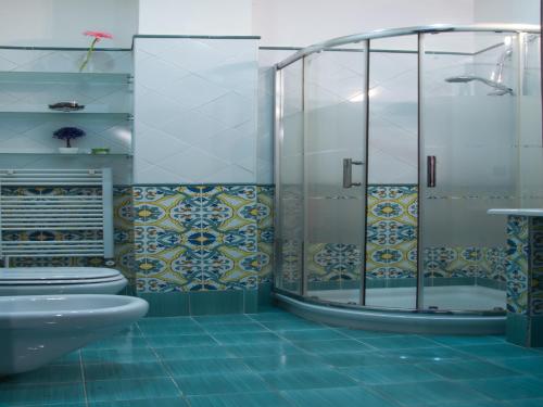 A bathroom at Your Bed Napoli