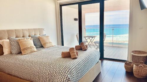 Front Line, Sea View, luxury Penthouse in Caparica