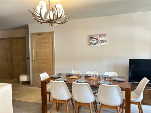 Appartement Haut Standing au Centre des Gets, Pied des Pistes, 6/8 Couchages, Terrasse, Services Inclus