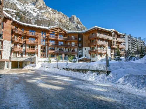 Luxueux 4 pièces avec alcove, superbe séjour, prestations haut de gamme, au cœur de Val-d'Isère
