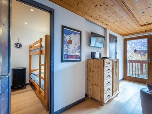 Appartement élégant à Val-d'Isère avec balcon, parking, wifi