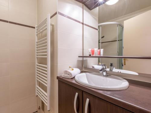 Ванная комната в Appartement rénové avec belle vue, WiFi et animaux acceptés - FR-1-694-147