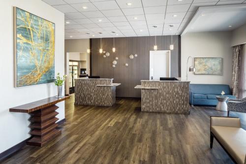 an office with a lobby with a waiting room at Ashworth by the Sea in Hampton