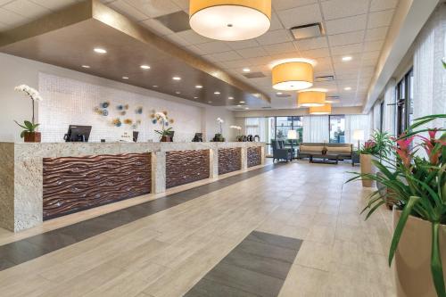 A área de receção ou átrio de Club Wyndham Skyline Tower