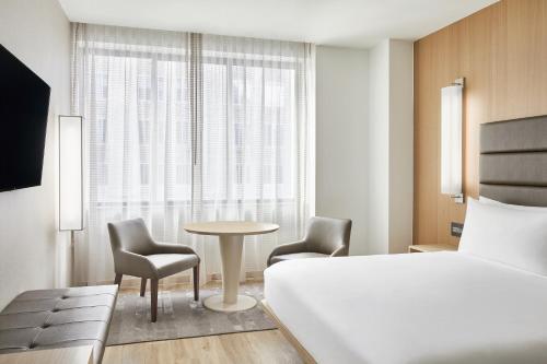 AC Hotel by Marriott Houston Downtown Image