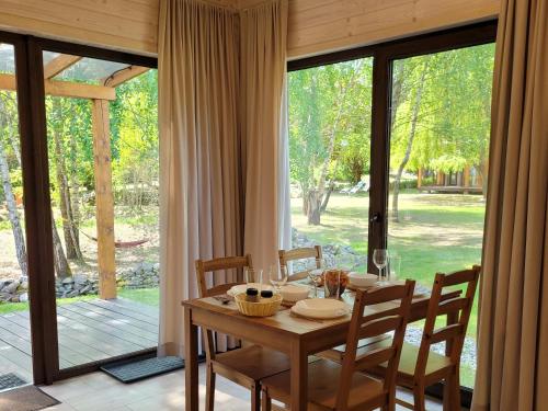 Vonkajšia záhrada v ubytovaní Kamienny Ogród Holiday Park