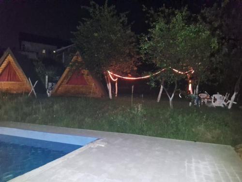Πισίνα στο ή κοντά στο Bungalovi Lana
