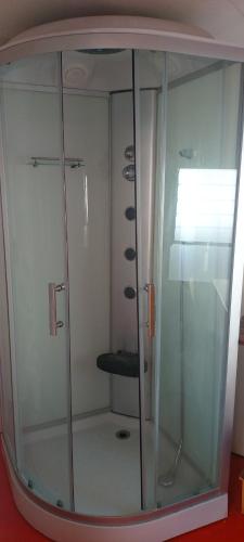 Bilik mandi di Uros TITICACA home lodge