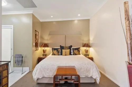 53 on Victoria picture