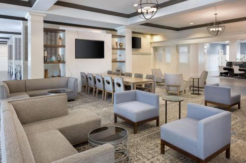 Ruang duduk di Sheraton Jacksonville Hotel