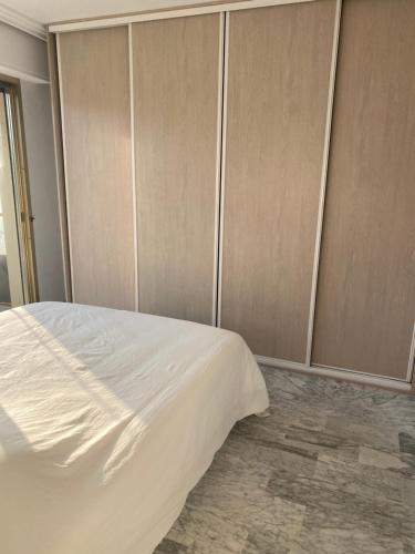 Postel nebo postele na pokoji v ubytování JUAN LES PINS PINEDE TERRASSE