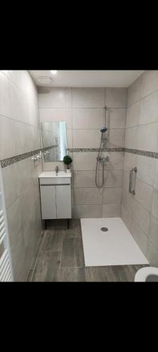 Φωτογραφία από το άλμπουμ του Appart 7 min de la mer+jardin σε Loperhet