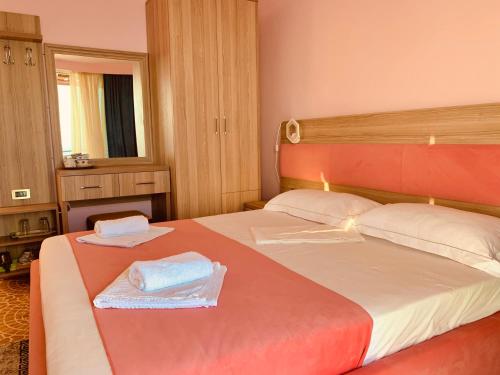 Gallery image of Hotel Odhisea Qeparo in Qeparo