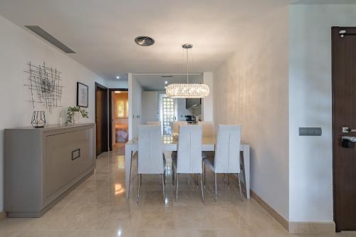 Η κουζίνα ή μικρή κουζίνα στο Garten Appartment in La Floresta - La Mairena