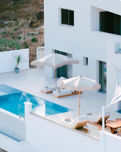 Бассейн в Merelia Exclusive Villas Parga или поблизости