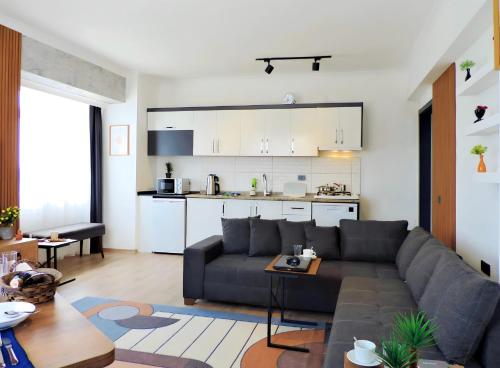 Modern Flat with Sea View 10 min to Lara Beach