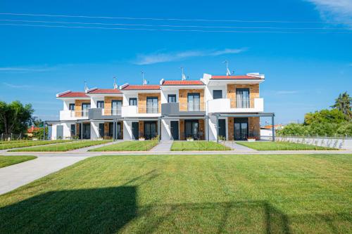 Φωτογραφία από το άλμπουμ του Chryssis Village by Travel Pro Services - Nea Potidaia Halkidiki στη Νέα Ποτίδαια