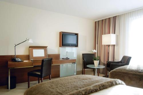 Ein Sitzbereich in der Unterkunft Lindner Hotel Hamburg am Michel, part of JdV by Hyatt