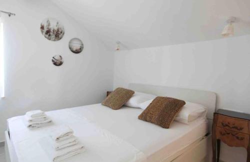 Trogir Čiovo big Sea View apartment near the sea in Okrug
