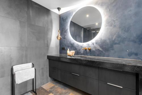 Ett badrum på Selfoss Modern Cabins