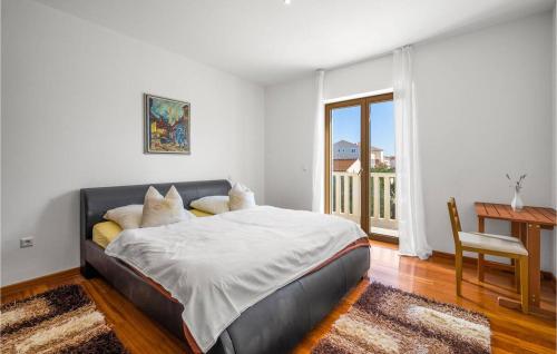 En eller flere senge i et værelse på Villa Blue Adria Vodice